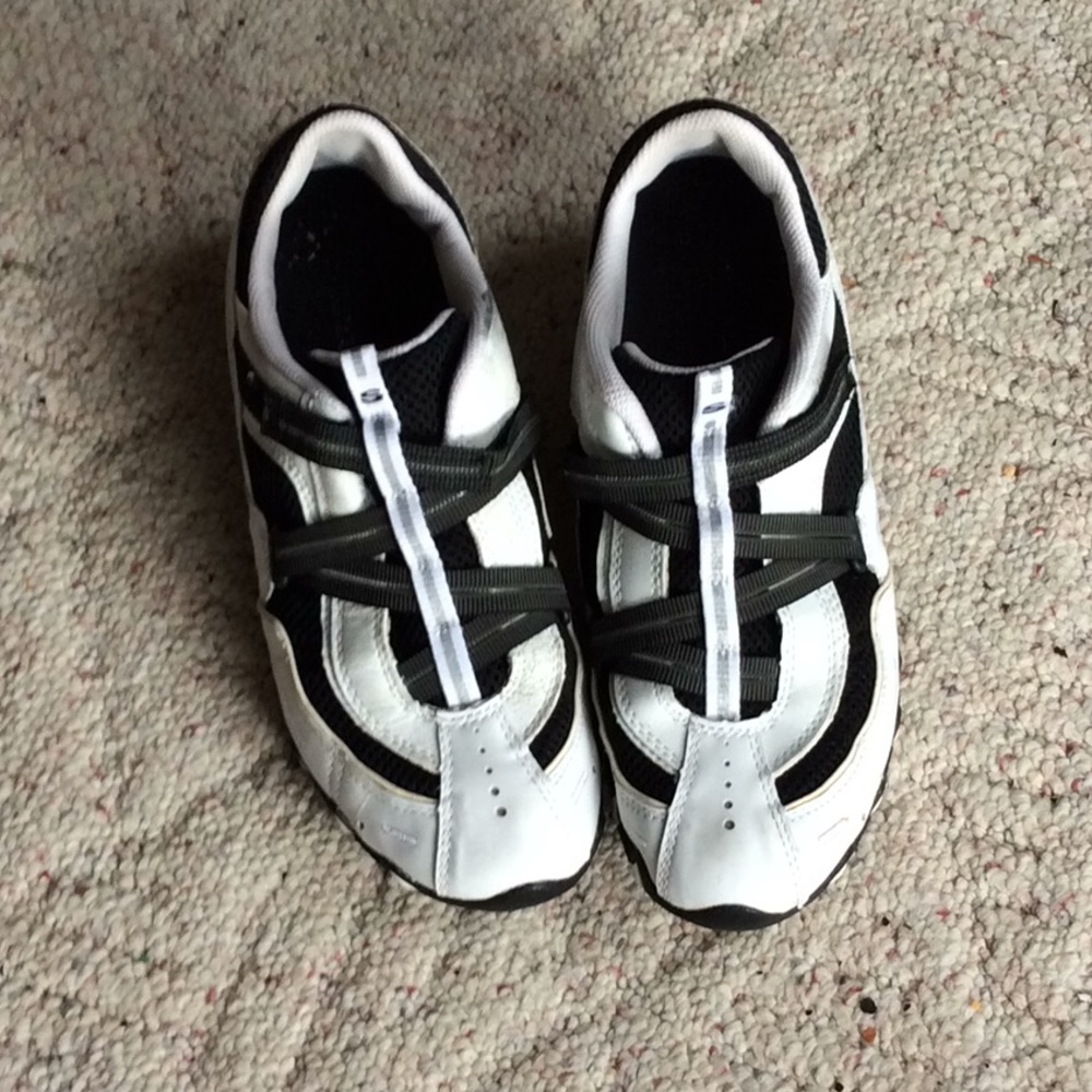 Sketchers shoes